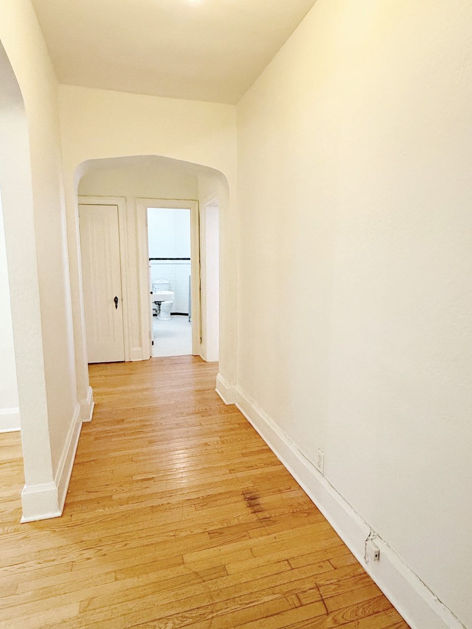 NOV 1ST!!! **HISTORICAL** 2bdrm $1499 2