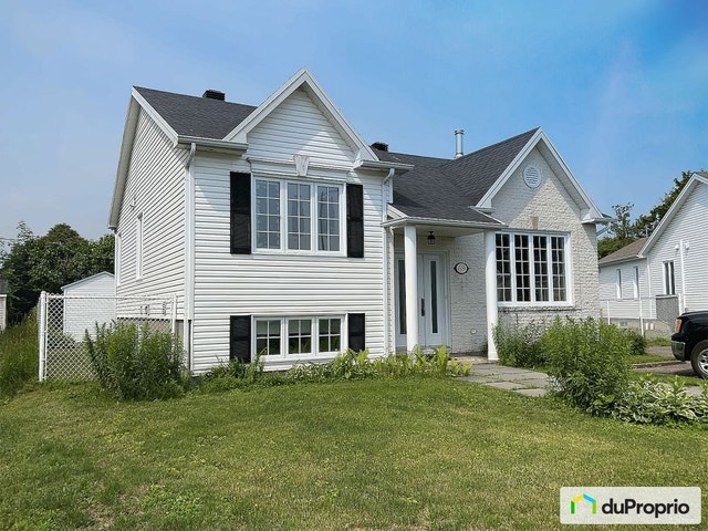 $490,000 - Bungalow for sale in Beauport — photo 1