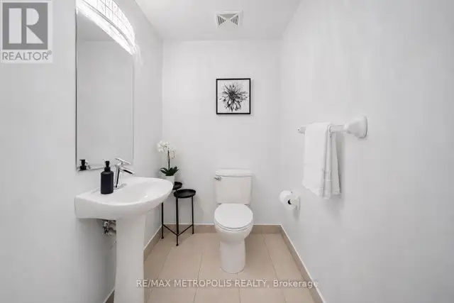PH16 - 1070 SHEPPARD AVENUE W Toronto (York University Heights), in Condos for Sale in City of Toronto - Image 7