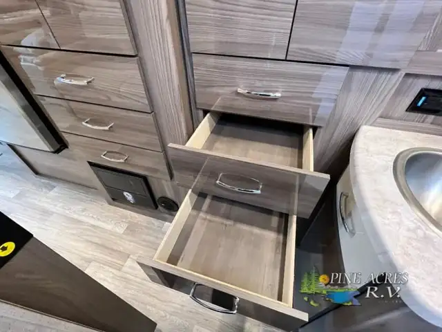 2024 Thor Motor Coach Delano Sprinter 24FB Diesel in RVs & Motorhomes in Moncton - Image 32