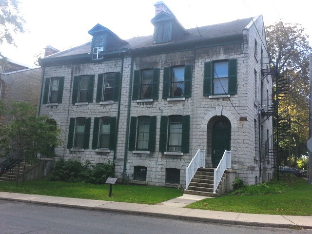 ONE BEDROOM, DOWNTOWN KINGSTON APARTMENT - 134-4 Earl St. in Long Term Rentals in Kingston