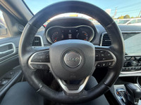 2022 Jeep Grand Cherokee WK Limited Loaded! - 4-wheel drive - Leather & heated seats - Touchscreen w... (image 2)