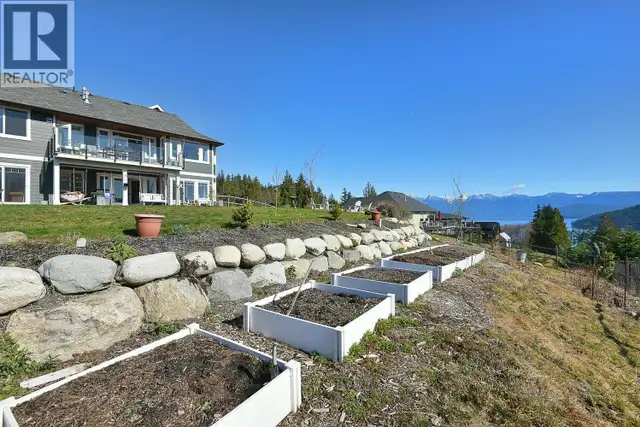 605 WOODLAND AVENUE Gibsons, British Columbia in Condos for Sale in Sunshine Coast - Image 31