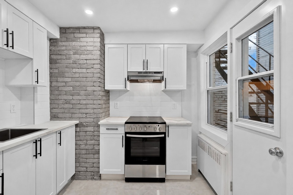 3 et demi - Plateau Mont-Royal - Électros + WiFi - Dispo mtn! 2