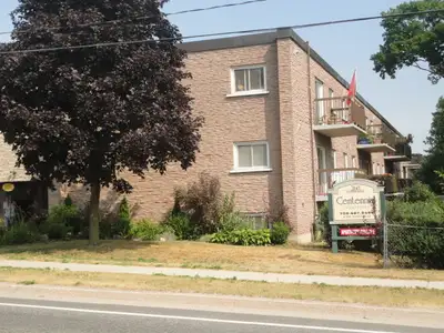 GRAVENHURST: Centennial Place - 2 Bedroom Suite Available!