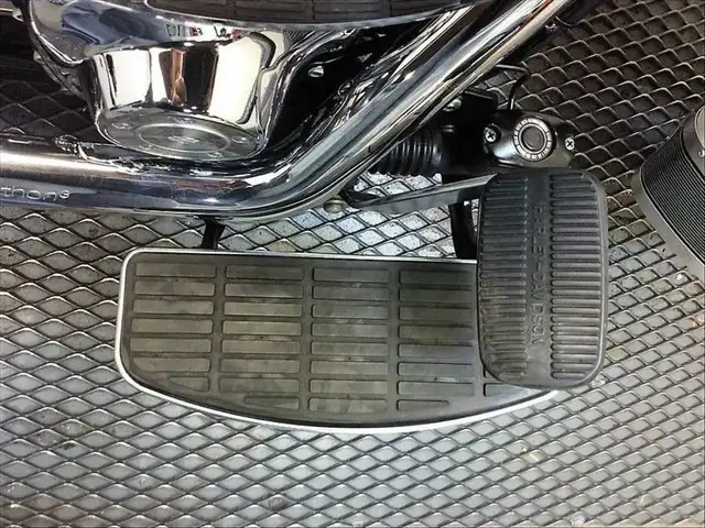 2001 Harley-Davidson FLSTC-Heritage Softail Classic in Street, Cruisers & Choppers in City of Toronto - Image 4