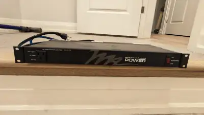 Middle Atlantic PD-915R PD Series 9-Outlet PDU, 15A, View more