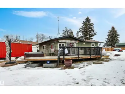 Country year round living is calling! Located in the sleepy little hamlet of North Cooking Lake sits...