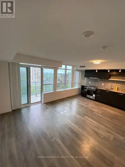 Bright, Spacious & Furnished Studio (Over 400sqft) Unit at Prime Location in the Heart of Downtown T...