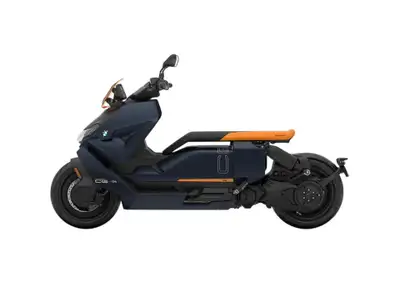 2025 BMW CE04 Come and meet our experts at Gabriel BMW Moto / Moto International, your dealer in Mon...