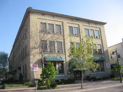 Unique One Bedroom Suite - Downtown Area - Dundas Street