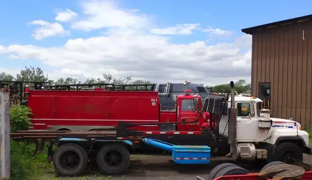 2001 Mack RB688S in Heavy Trucks in Longueuil / South Shore - Image 8