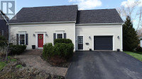 15 Stirling Avenue Wolfville, Nova Scotia