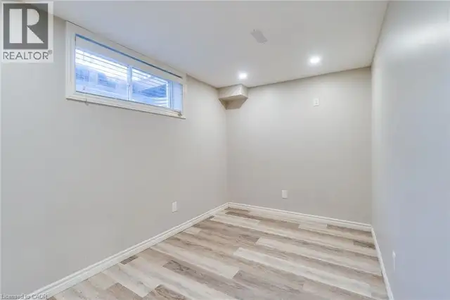 56 SMITH'S CREEK Drive New Hamburg, Ontario in Houses for Sale in Kitchener / Waterloo - Image 38