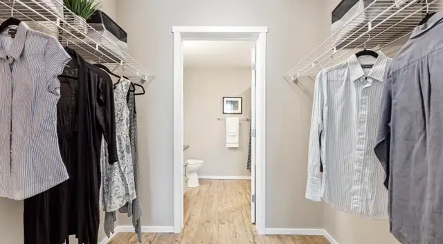 Pet-Friendly Two Bedroom Two Bath Den with In-suite Laundry for  in Long Term Rentals in Ottawa - Image 9