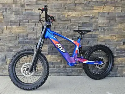 2023 Apollo Motors EVO 18 EVO 18 2023 Apollo EVO 18 Visit us today at 33 Emes Road (Off McPhillips @...