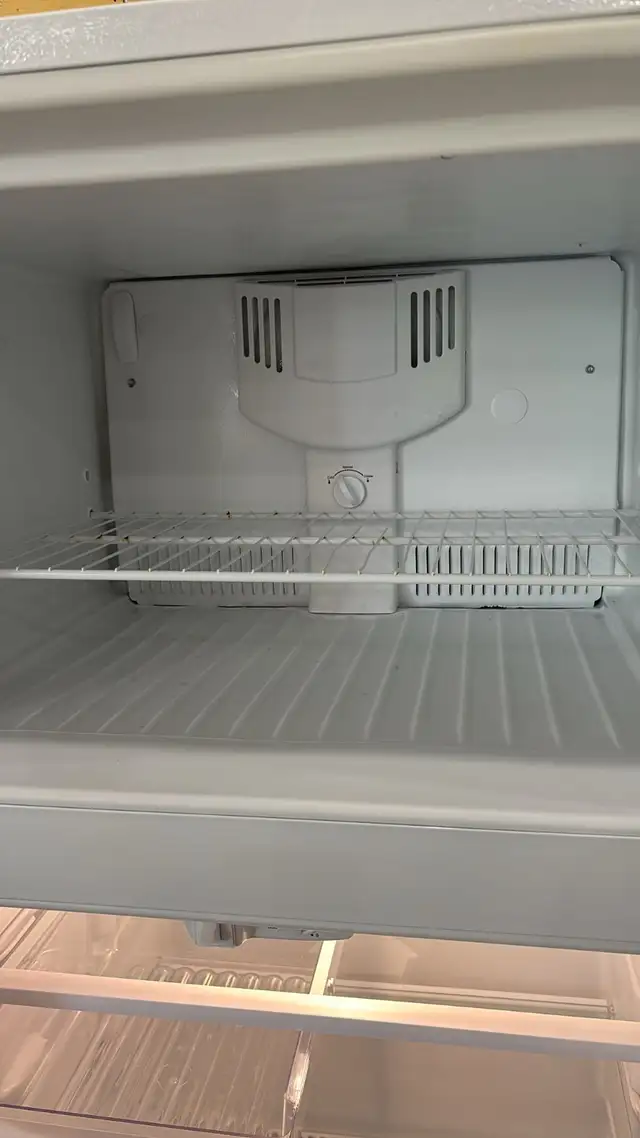 Frigidaire Refrigerator- 30” Wide 30 Days Warranty-Tested in Refrigerators in Kitchener / Waterloo - Image 8
