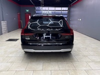 Experience the luxury and performance of the 2024 Volvo V90 Cross Country B6 AWD Plus in stunning Bl... (image 5)