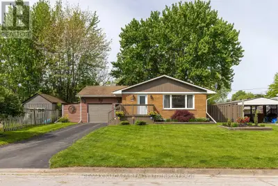 AWESOME CHIPPAWA BUNGALOW ON A LARGE LOT. This beautiful home features 3 bedrooms, 1.5 bathrooms, ov...