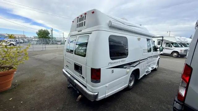 2010 PLEASURE-WAY Excel TS in RVs & Motorhomes in Victoria - Image 5