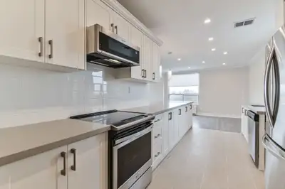 Forest Hill - 3 Bedroom Apartment for Rent
