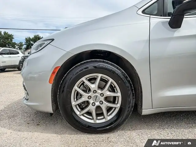 2024 Chrysler Pacifica | Touring-L | Apple CarPlay and Android in Cars & Trucks in Winnipeg - Image 10