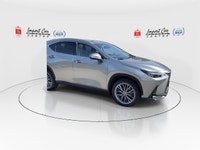 *** OTTAWA’S ORIGINAL IMPORT DEALER!! SINGLE OWNER * SMETANA APPROVED *** Lexus continues to raise t... (image 1)