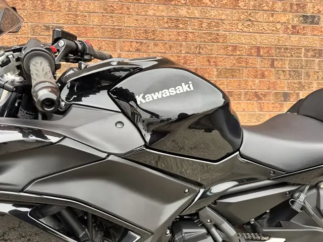 2020 Kawasaki Ninja 650 ABS **ONLY 2,000 KM** in Sport Bikes in Markham / York Region - Image 25