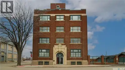 Welcome to Unit 400, the penthouse suite at 1150 Rose Street located in the vibrant Warehouse distri...