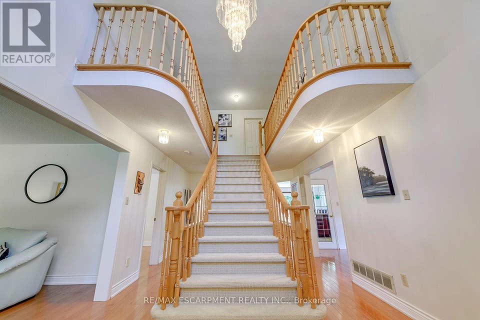 2442 Wynten Way Oakville (CV Clearview), Ontario, photo 20 of 40