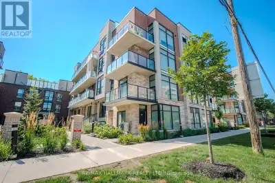 Rare Live/Work 2nd floor opportunity. This Incredible studio apartment is a perfect home or office a...