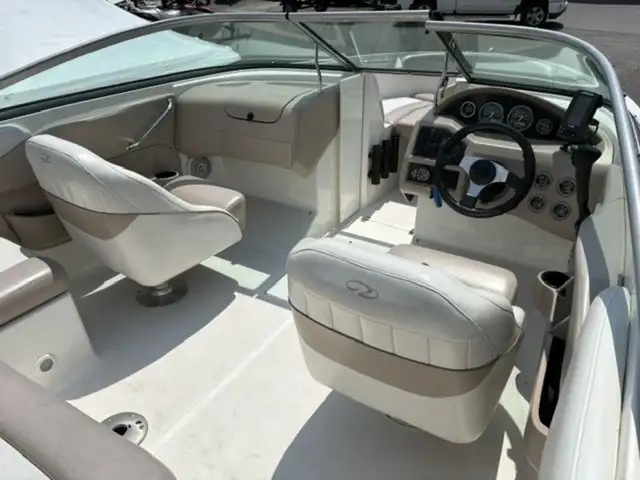 2003 Regal 2000 ES in Powerboats & Motorboats in Trenton - Image 6