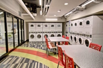 TRANSFERT DE BAIL EVO MONTRÉAL – LOGEMENT MEUBLÉ AVEC LIT DOUBLE — photo 2