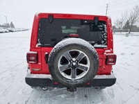 Unleash legendary off-road capability and open-air freedom with this rugged 2021 Jeep Wrangler Unlim... (image 5)