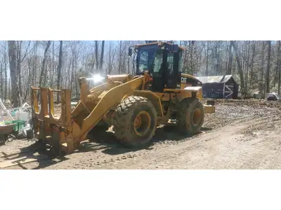 4,609 original hours, 3rd valve, hydraulic quick connect, new tires 600 hours ago, 105'' bucket, and...