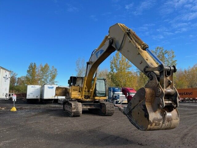 2006 CATERPILLAR 330DL HYDRAULIC EXCAVATOR (FOR ROAD) dans Pièces et accessoires pour équipement lourd  à Ville de Montréal - Image 3