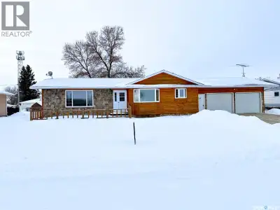 Just got NEW Shingles! New Hot water tank and softener as well as sump pump. A delightful and inviti...