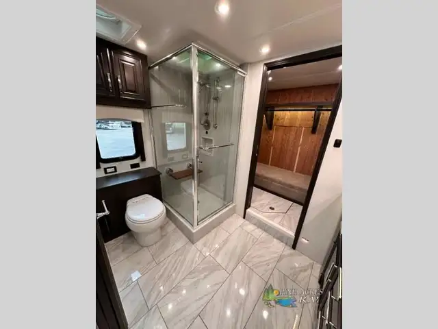 2024 Entegra Coach Anthem 44D 450 h.p. / 1250 ft-Lbs of Torque in RVs & Motorhomes in Moncton - Image 38