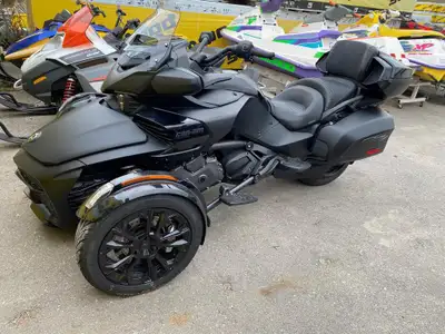 2024 Can-Am Spyder F3 Limited Team Vincent Motorsports 2024 Canam Spyder F3 Limited 4301 kms $28,000...