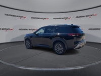 // ACCIDENT FREE!! // Meet the 2024 Nissan Pathfinder SL 4WD, a well-equipped used SUV built for bus... (image 5)