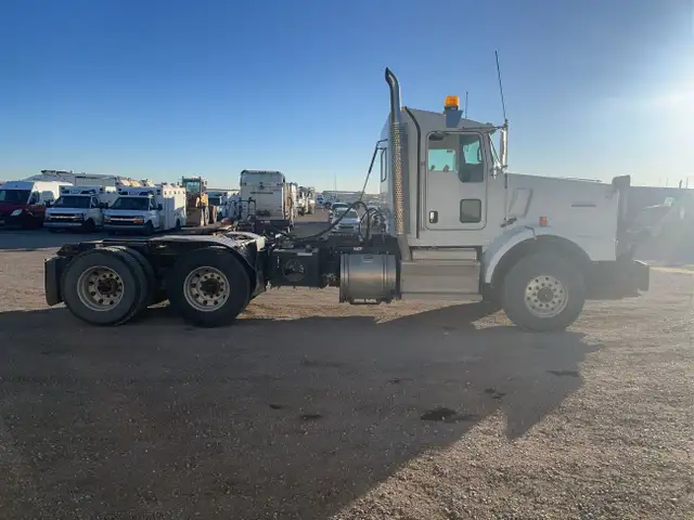 2016 Kenworth T800 in Heavy Trucks in Calgary - Image 6