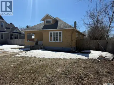Welcome to 249 8th Ave W in Melville, SK. This 1922 home offers plenty of character and a chance to...
