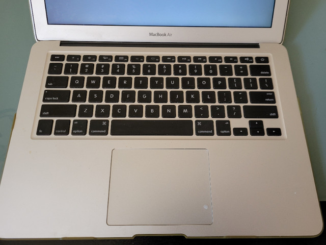 13 inch MacBook Air A1369. in Laptops in Calgary - Image 3