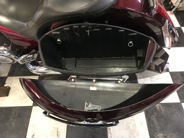 2010 Victory Cross Roads TOURER FOR SALE...$ 6,500. PLUS GST in Sport Touring in Calgary - Image 15