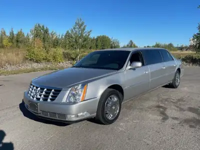 Cadillac DTS Limousine 2006 Automatique 32 813 miles V8 4.6L 8 places Ouverture du coffre à distance...