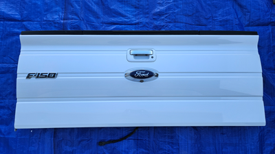 Very nice condition. Carefully removed from salvage 2014 F150. Paint code UG. Platinum Pearl Tri-coa...