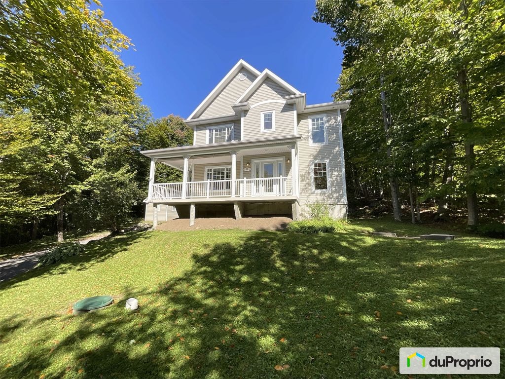 $815,000 - 2 Storey for sale in Lac-Beauport — photo 1