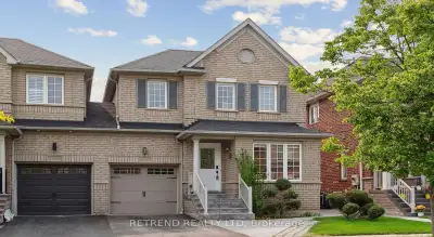 Price: $999,999 / $3,794/mo Nestled in the heart of Churchill Meadows, this beautifully maintained s...