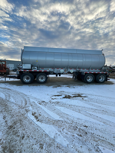 Welcome to Edmonton Equipment Rentals and Sales Ltd 31000 kg GVWR Lunette Ring hitch air ride susp....