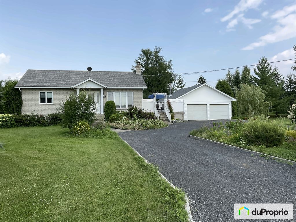 $410,000 - Bungalow for sale in St-Bruno — photo 1